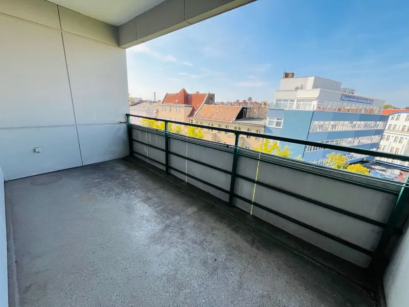 *Familienwohnung mit 2 Balkonen + EBK direkt am Kudamm* — photo 1